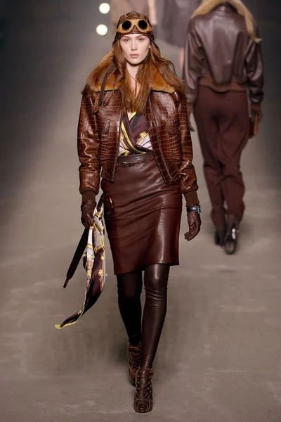 Look 28